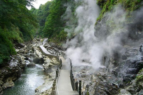 秋田県 小安峡 大噴湯