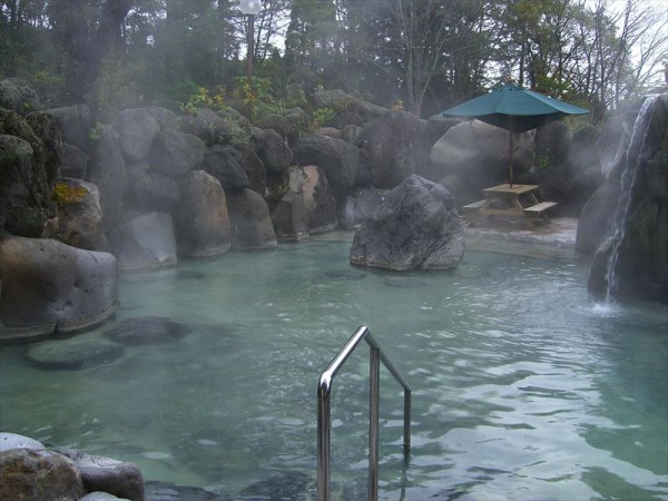 赤倉温泉　野天風呂「滝の湯」